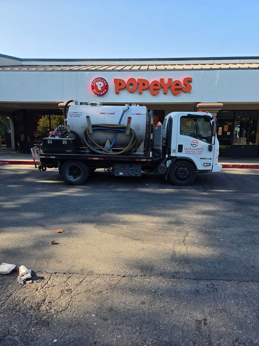 Sacramento Grease Trap pump truck at a restaurant